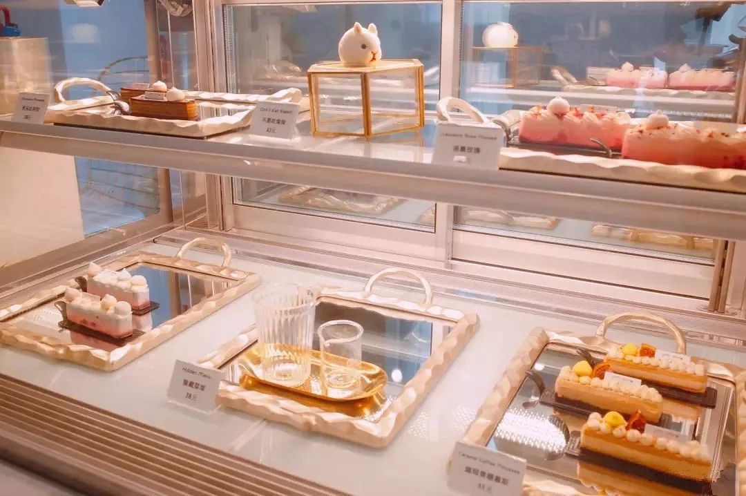 又一家樓中甜品店被爆出來(lái)了，它憑什么一夜躥紅？