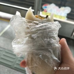 虹口糕團(tuán)食品廠長(zhǎng)寧店全家福年糕團(tuán) 上海甜品的經(jīng)典風(fēng)味與用戶評(píng)價(jià)